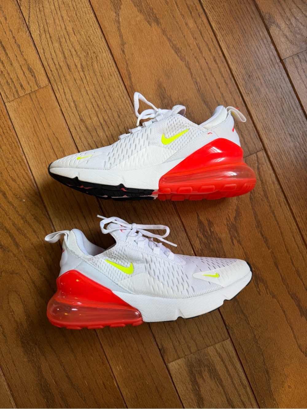 Nike Air Max 270 Women’s 7.5 White Crimson Volt
